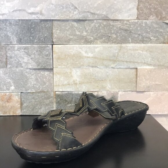 TSONGA Isamba Leather Sandals - Picture 5 of 6